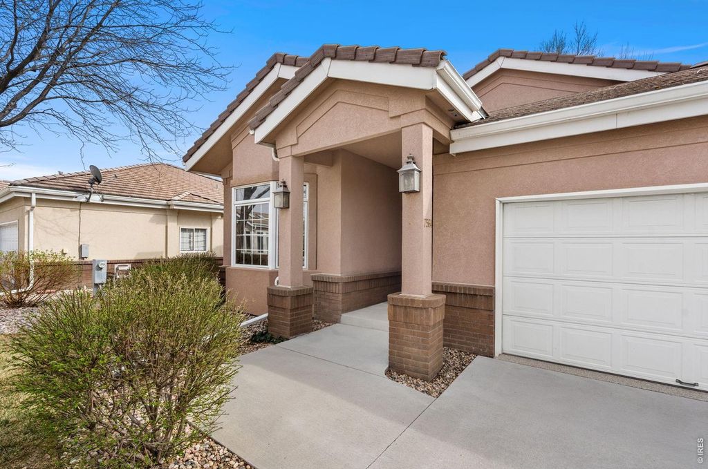 7564 Tamarisk Dr