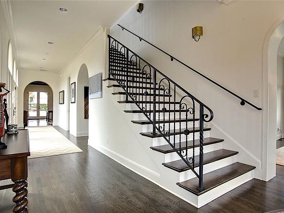 3rd image of 4801 Sidonia Ct