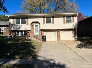 7320 Eagle Dr, Lincoln, NE 68507