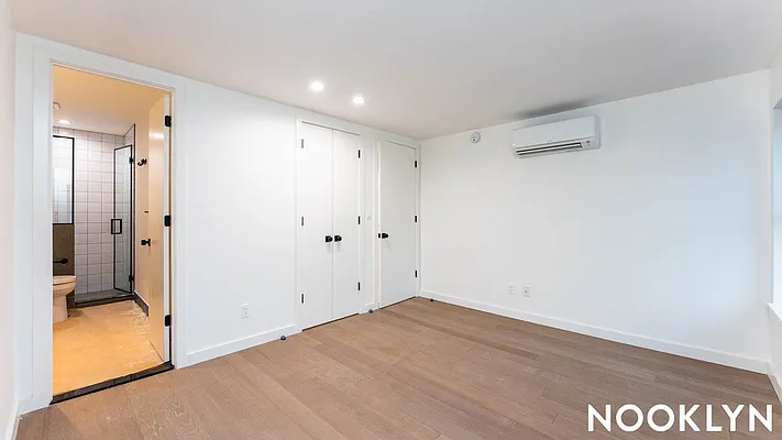 Rented by Nooklyn NYC LLC | media 31