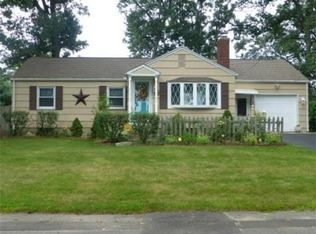 91 Mountainview St, Chicopee, MA 01020