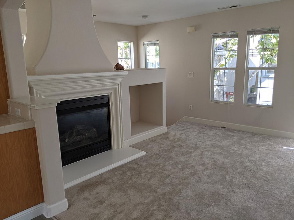 1st image of 3960 Chamberer Dr