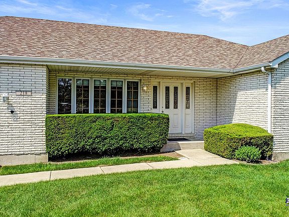 4th image of 218 Danbury Cv