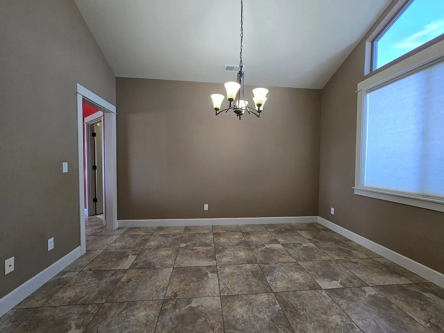 South Kennewick Rambler on 3/4 Acre lot with Pool and Hot Tub MLS #295216 — Photo 2