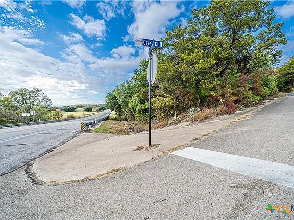 3rd image of 101 Creek Cliff Dr
