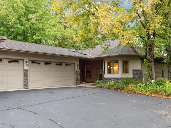 13 Summit Ridge Dr, North Oaks, MN 55127