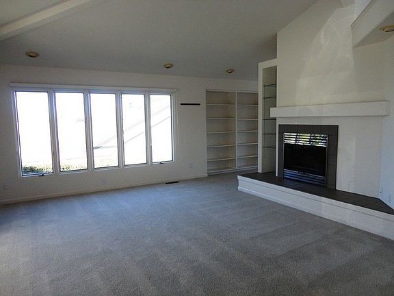 3rd image of 2830 Rodman Dr