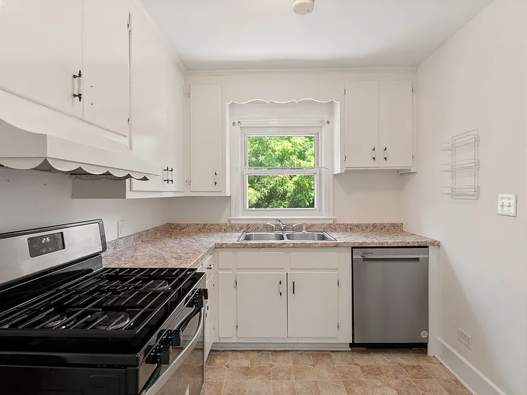 2816 Broad St — Photo 6