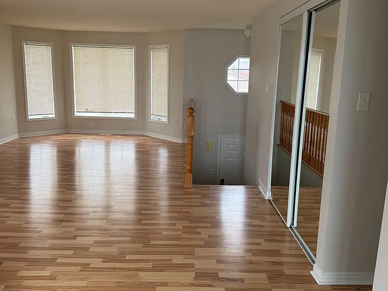229 Dunsmore Ln #UPPER — Photo 4