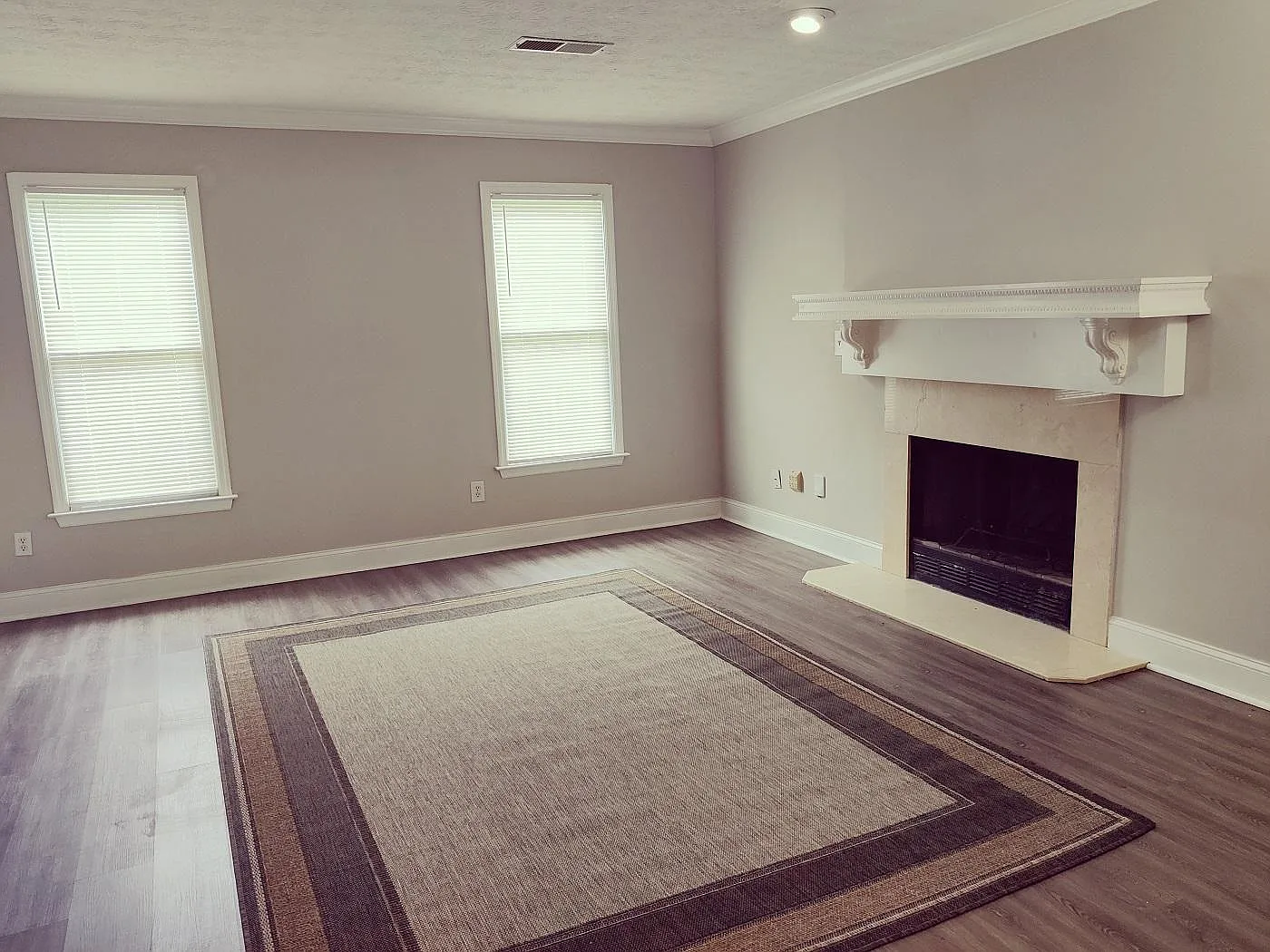 4 bed, 1674 sqft, $2,145 — Photo 2