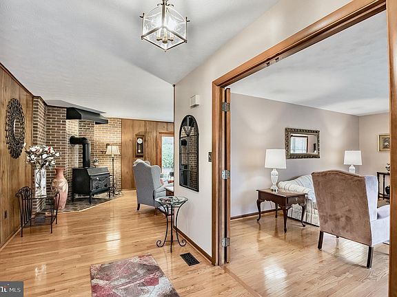 4th image of 2950 Cedarwood Ln