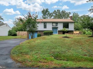 6170 Howells Rd, Alexandria, VA 22310