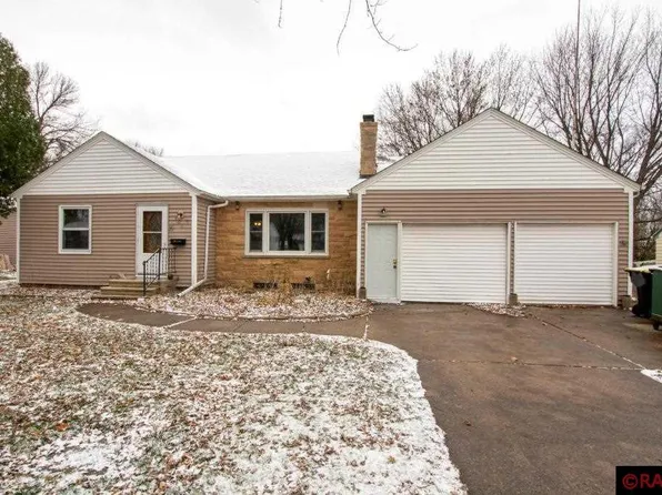803 Park St S, Fairfax, MN 55332