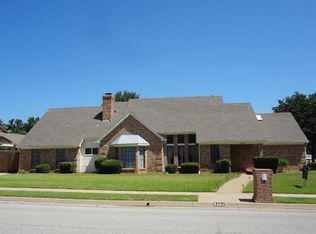 2404 Stonegate Dr N, Bedford, TX 76021