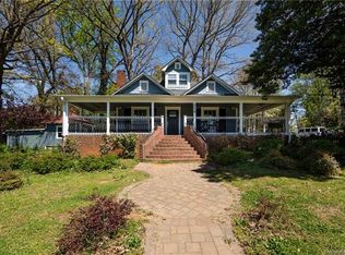 4216 Freedom Dr, Charlotte, NC 28208