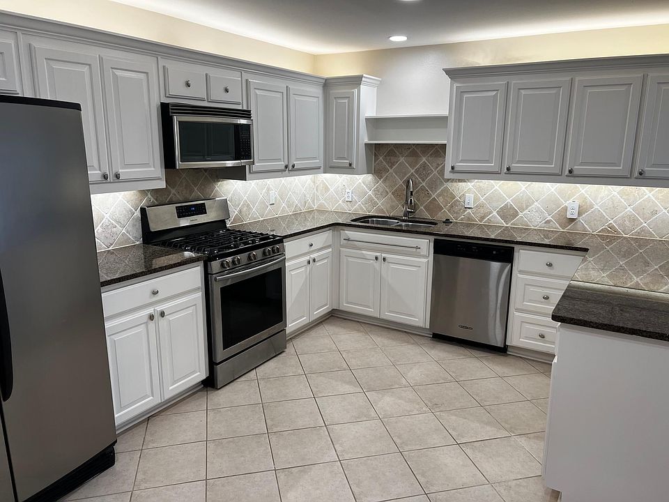 1st image of 10615 Boedeker Dr