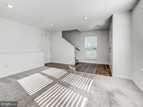5th image of 4337 Laplata Ave