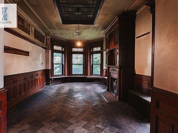 5th image of 298 Park Pl