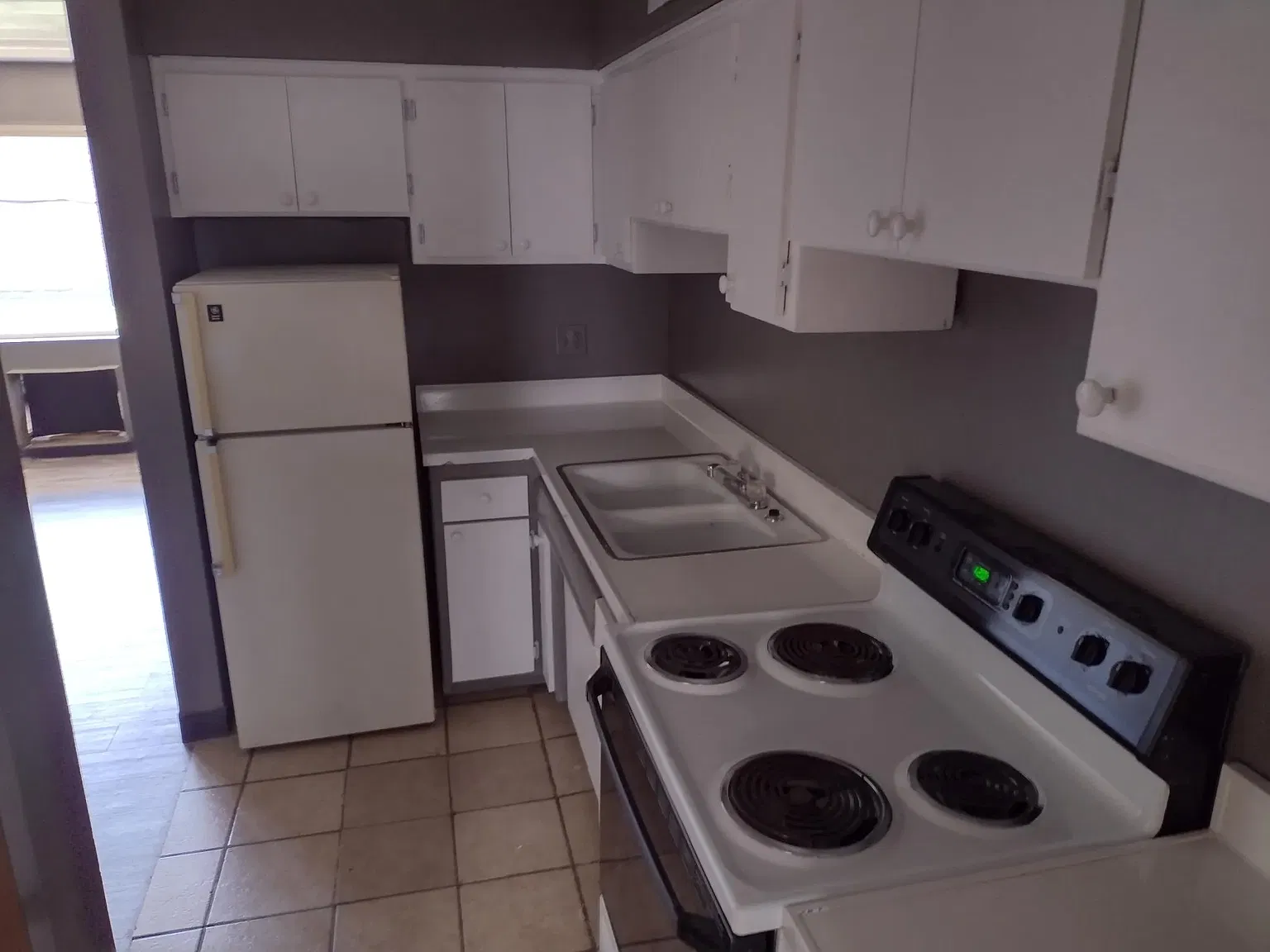 1 bed, 700 sqft, $1,200 — Photo 1