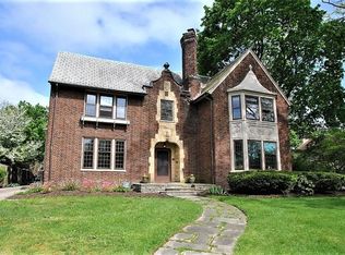 3017 Montgomery Rd, Shaker Heights, OH 44122