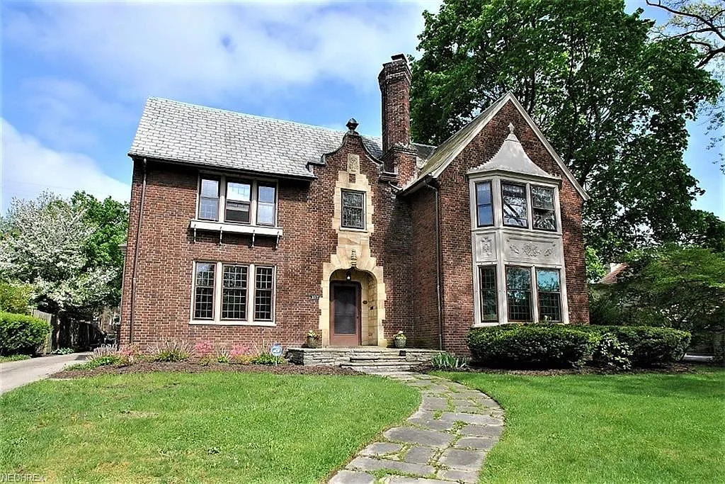 3017 Montgomery Rd photo 1