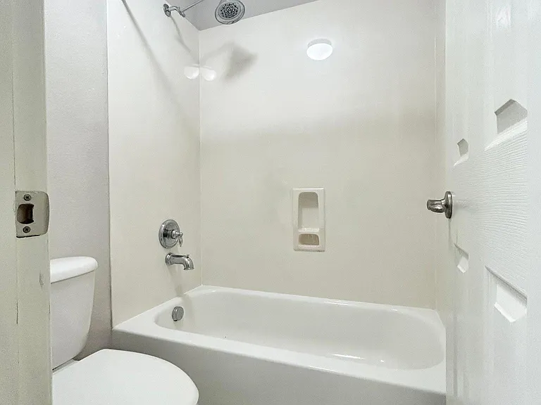 604 Peacock Dr — Photo 43