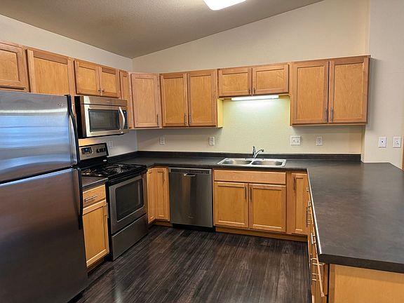 4th image of 627 33rd Ave W #621-203