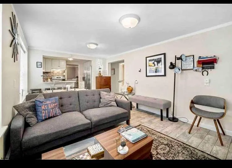 202 N Sacramento Ave #1 — Photo 12