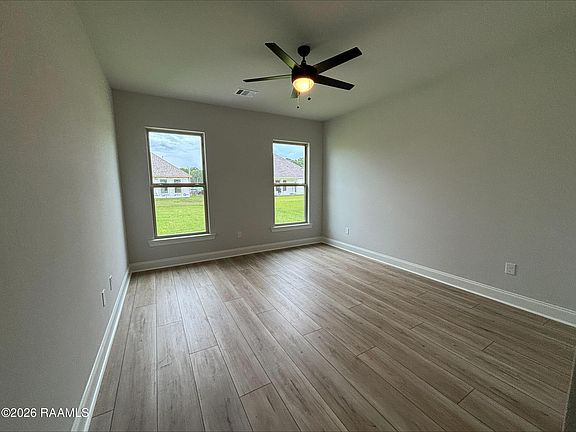 5th image of 211 Nandina Dr