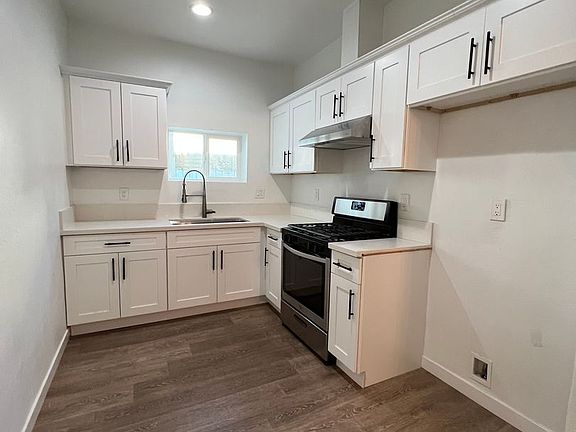 5th image of 429 Niles St #A
