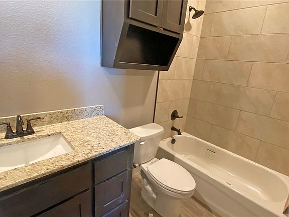 4th image of 3142 Fish Pond Dr