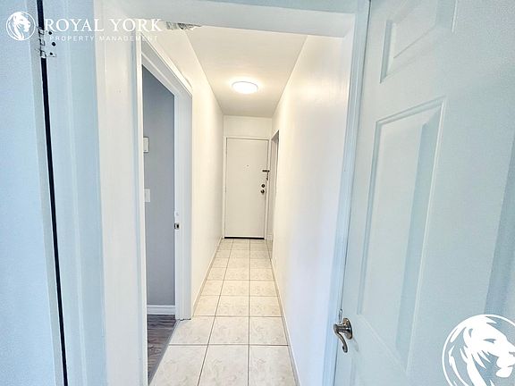 4th image of 805 Marion Ave #4