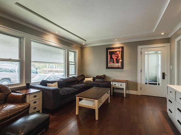 5th image of 806 Hawthorne Ave