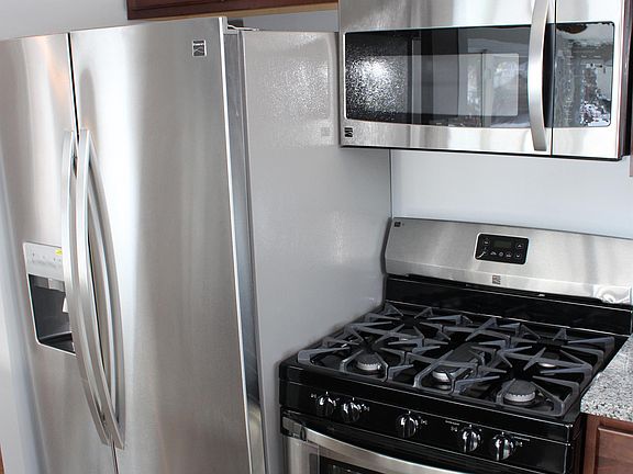 4th image of 21704 Jefferson St