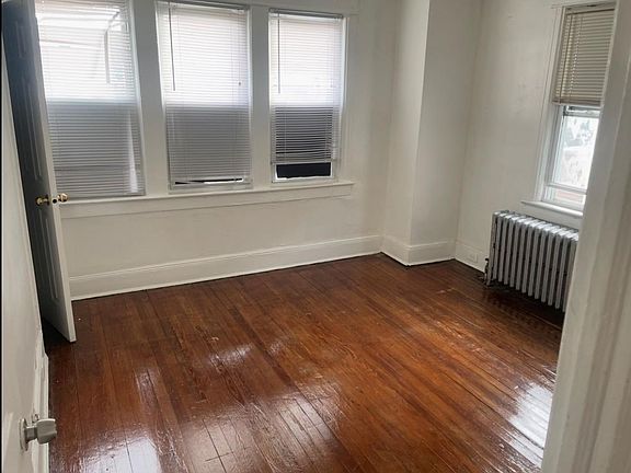 3rd image of 439 Thieriot Avenue