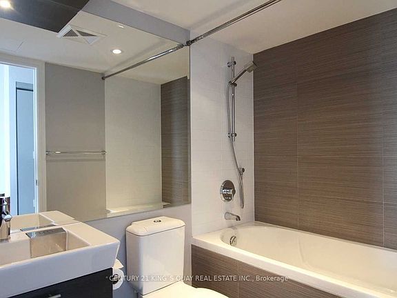3rd image of 386 Yonge St #4815