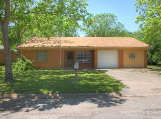 609 Beck Ave, Lake Dallas, TX 75065