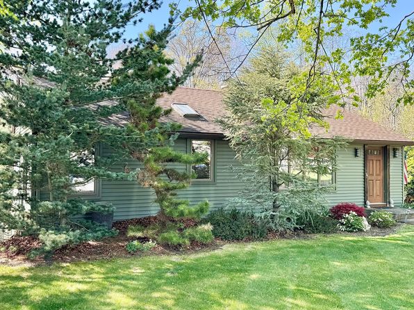 38 Wepawaug Dr, Milford, CT 06461