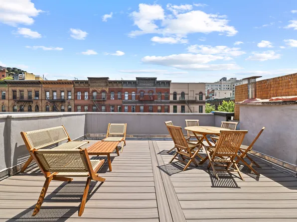 389 Manhattan Avenue image 3 of 38