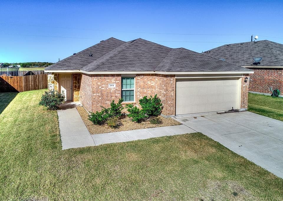 1st image of 714 Savanna Drive