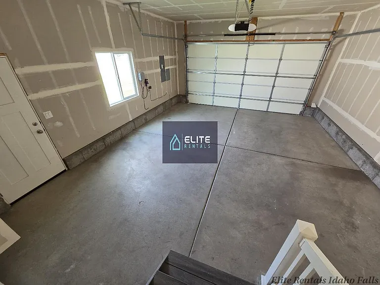 4039 N Livingston Ave — Photo 13