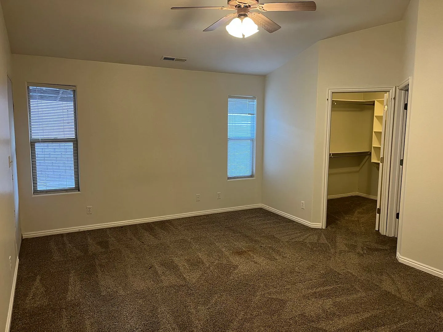Stunning Updated 3 bedroom, 2 bath home, just minutes from Snow Canyon! — Photo 3