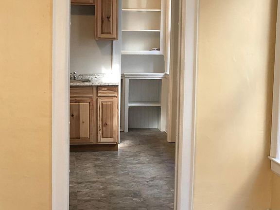 4th image of 72 Woodside Ave #1