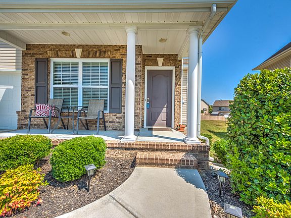 5th image of 2812 Red Ellis Ln