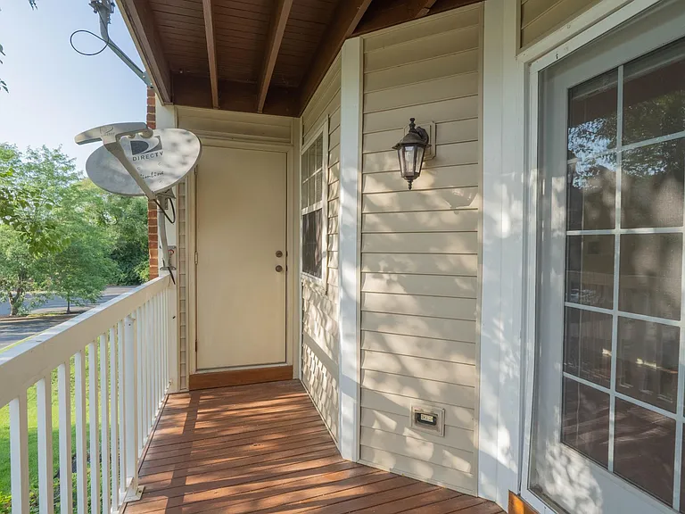 100 Northridge Dr #5 — Photo 13
