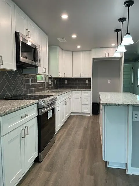 3 bed, 1144 sqft, $1,900 — Photo 1