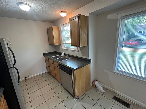 5th image of 5001 W 50th Ter