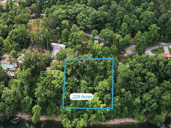 2nd image of 473 N Lake Dr