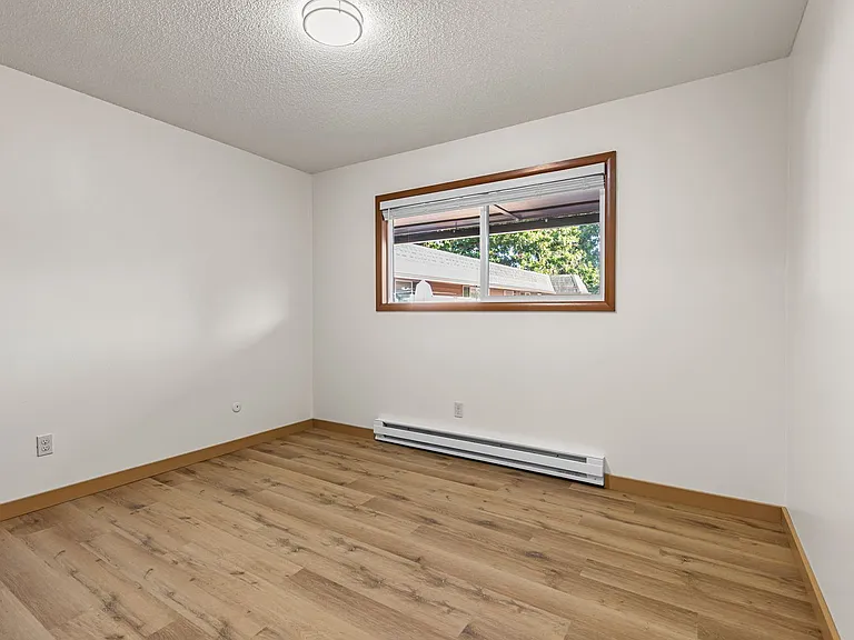 2947 SE Washington St — Photo 10