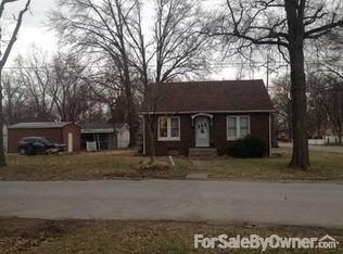 721 W 4th St, Centralia, IL 62801